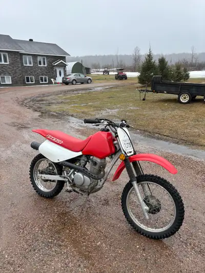 2000 Honda Xr80 Excellent condition needs nothing but a rider 1950$ OBO
