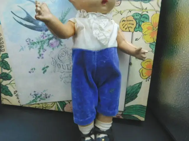 13" 1940S COMPOSITION BOY DOLL, BLUE VELVET SUIT, SHOES in Hobbies & Crafts in Lethbridge - Image 4