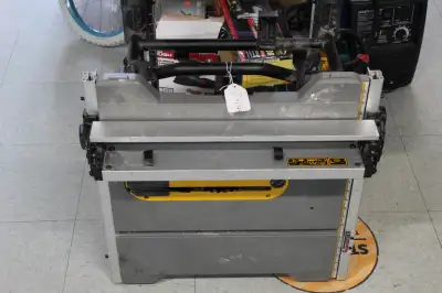 Create precision cuts, even in large sheets of plywood, using the DEWALT DWE7485 15 Amp Compact Jobs...