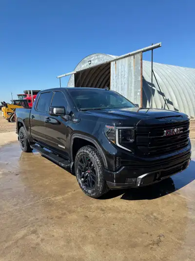 2025 3L duramax Elevation model with fully loaded interior Runs and drives great Message for more in...