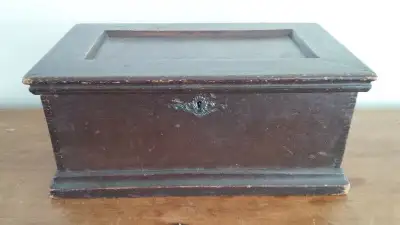 Coffret Brun Antique - 19e Siècle / Queue d'Aronde, View more