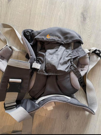 Ergo baby 360 carrier with infant insert