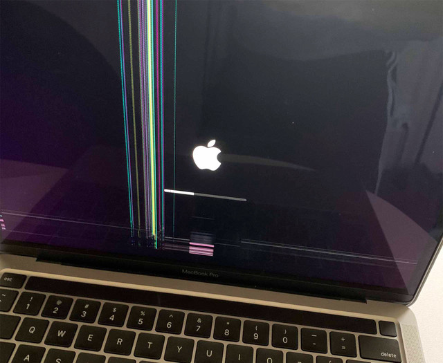 Apple MacBook Screen repairs from $249 in Laptops in Mississauga / Peel Region - Image 2