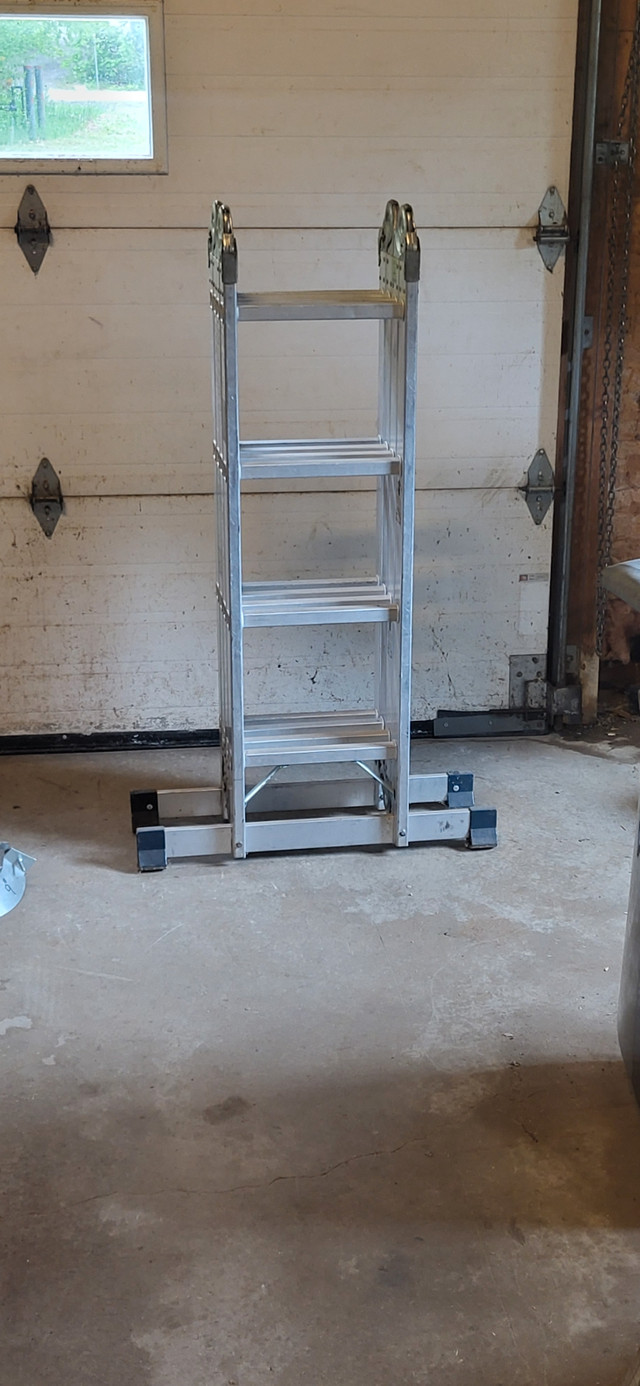 Roofing tools and various materials in Ladders & Scaffolding in Barrie - Image 2
