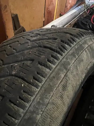 Good rims not the best winter tires fits 1998 Nissan frontier will fit others just need to check