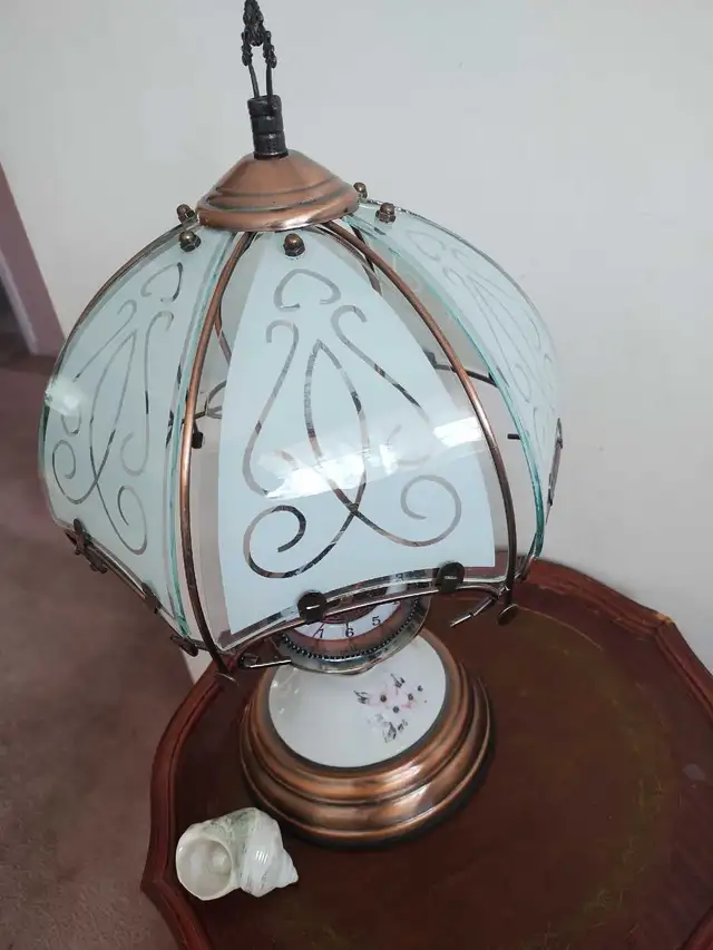 Table Lamp Clock in Indoor Lighting & Fans in City of Toronto - Image 5