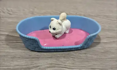 Littlest Pet Shop Dog Bed and Dog Toy