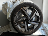 Elantra 2023 Luxury model alloy wheels with all season tires