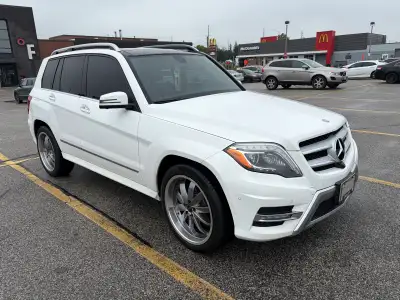 White on Black power heated memory leather seats. Navigation. Panoramic roof. 360 surround view. Fro...