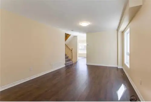 Description Looking for a nice place to call home? I have a spacious upstairs bedroom available for...