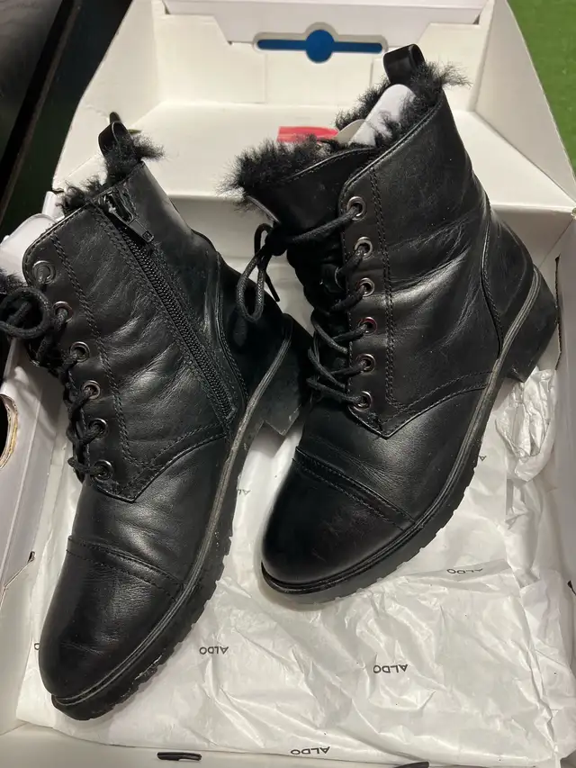 EUC Aldo winter leather women combat boots in Women's - Shoes in Mississauga / Peel Region - Image 4