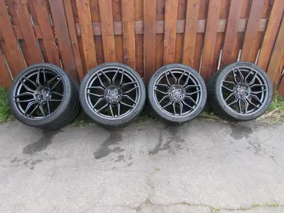Set of 2024 Corvette Z06 Satin Graphite wheels with tires Removed from car at 3,428km Like new condi...