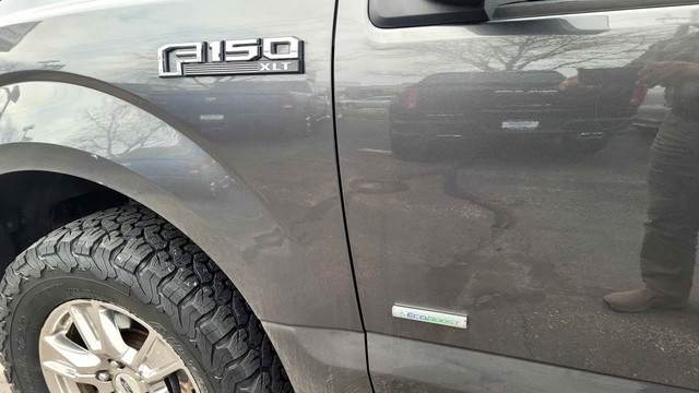 2016 Ford f150 XLT - *certified *clean carfax *crewcab *XTR 4X4 in Cars & Trucks in St. Catharines - Image 4