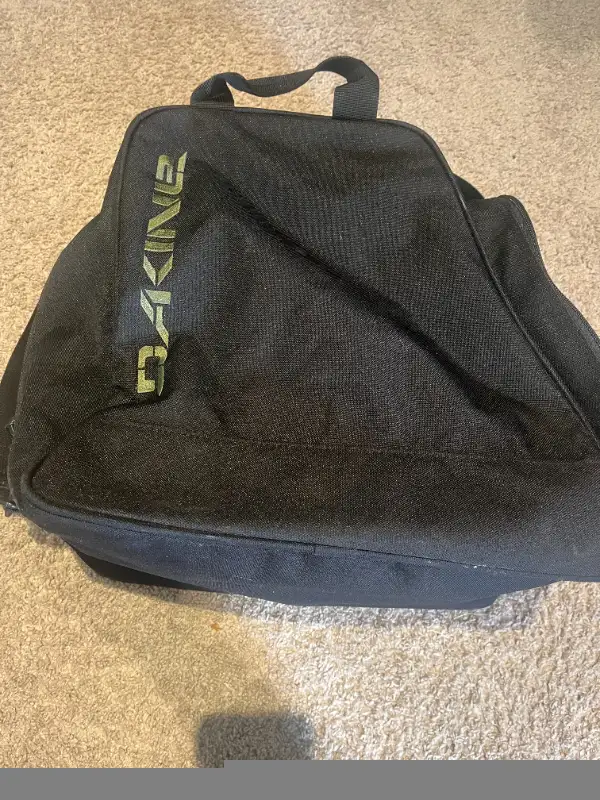Ski/snowboard boot bag in Ski in Downtown-West End - Image 5