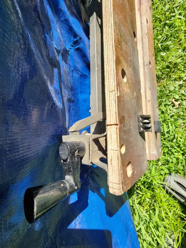 Foldable Workbench Very Versatile Used For Woodworking & Others in Tool Storage & Benches in Windsor Region - Image 4