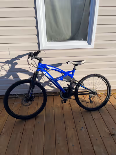 CCM Alpine Full Suspension Mountain Bike Needs a new back tube and could use a new back tire as well...