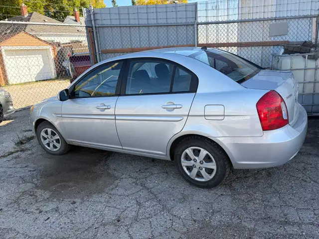 2010 hyundai accent