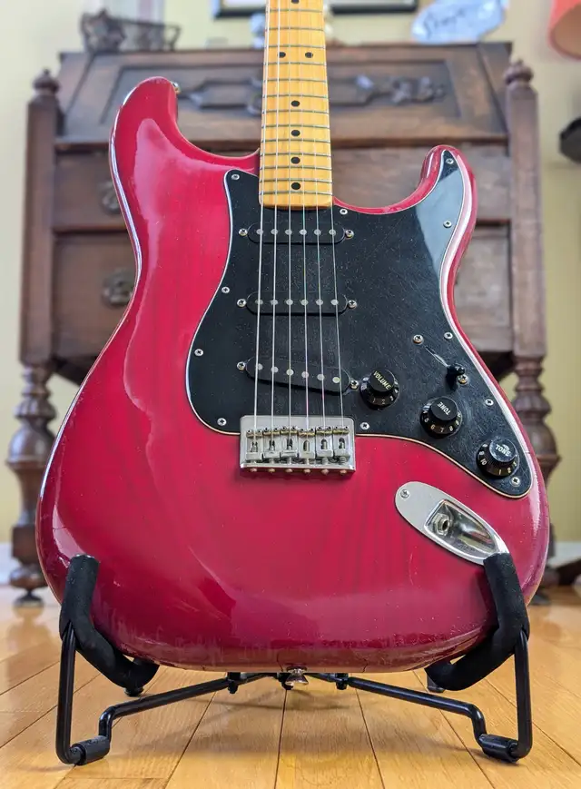 Fender Stratocaster 1979 Hardtail in Guitars in City of Montréal - Image 6