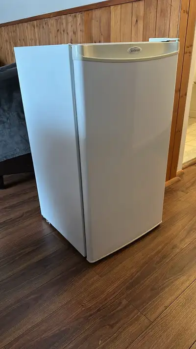 petit frigo / small fridge , View more