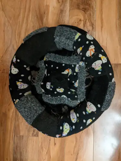 one (1) cat bed: black with multi-coloured birds on it. Varsity Acres North West Calgary near Market...