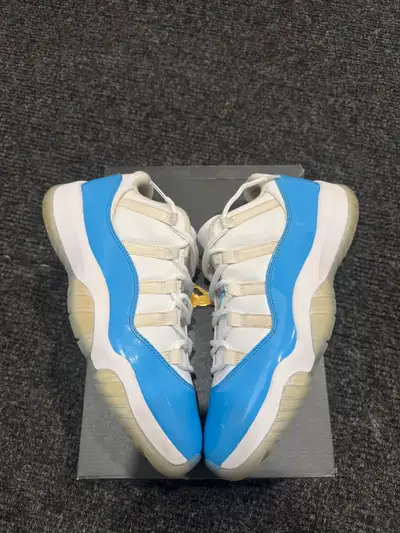 Size 9.5 8.5/10 Condition Brought from STOCK X Lightly worn. Original Box with the shoes NEED GONE F...