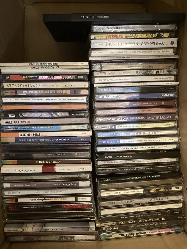 NEW/USED CDS & DVDS