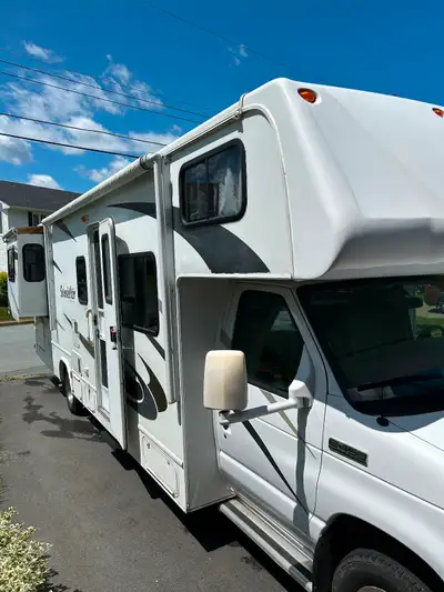 This is a well-maintained Class C motorhome that's ready for your next adventure! This home on wheel...