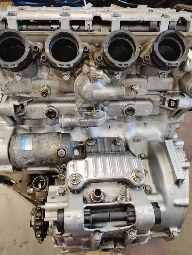 Kawasaki ZX-9 engine parts in Other in Dartmouth - Image 4