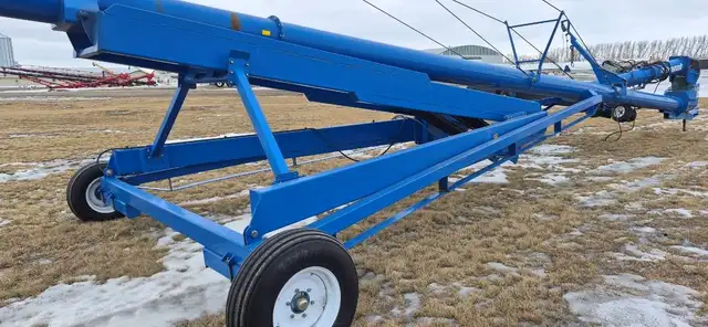 1390 brandt auger for sale in Other in Portage la Prairie - Image 8