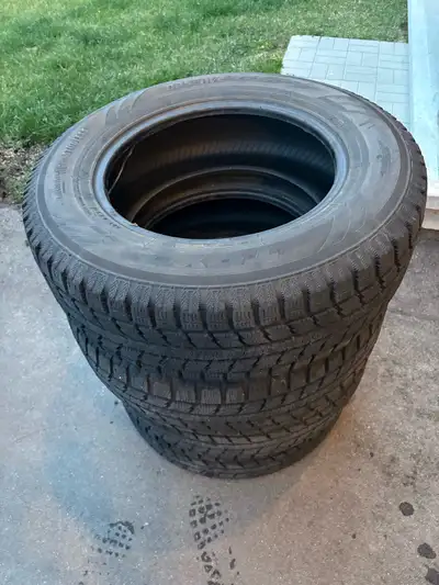 In excellent condition set of 4 Quick pick up stittsville