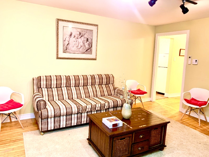 Beautiful 2 bedroom apartment only 5 min walk from City Market Long