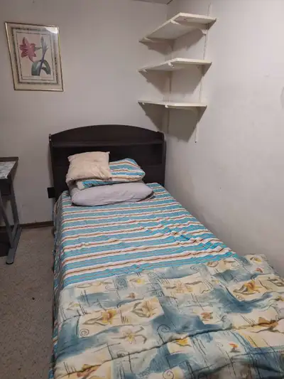 Room for Rent near UOM