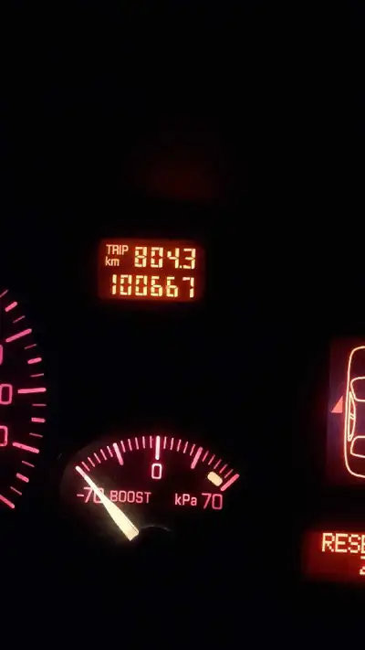 2001 Bonneville ssei 3.8l supercharged. Car can't be driven due to rot in the rear. Engine and trans...