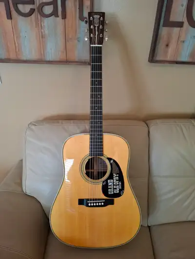 Martin GRAND OLE OPRY Custom Shop Acoustic Guitar & Case, View more