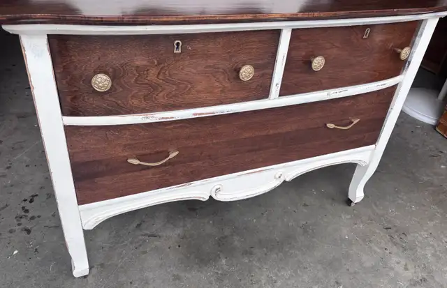 Antique Distressed Dresser with mirror  in Dressers & Wardrobes in Calgary - Image 3