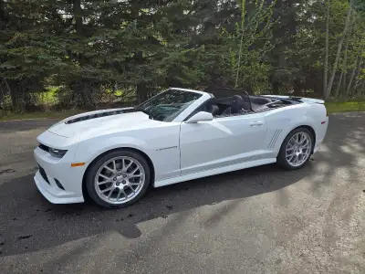 1 of 35 spring edition sent to Canada in 2014. This is a very desirable camaro convertible 2ss in Co...