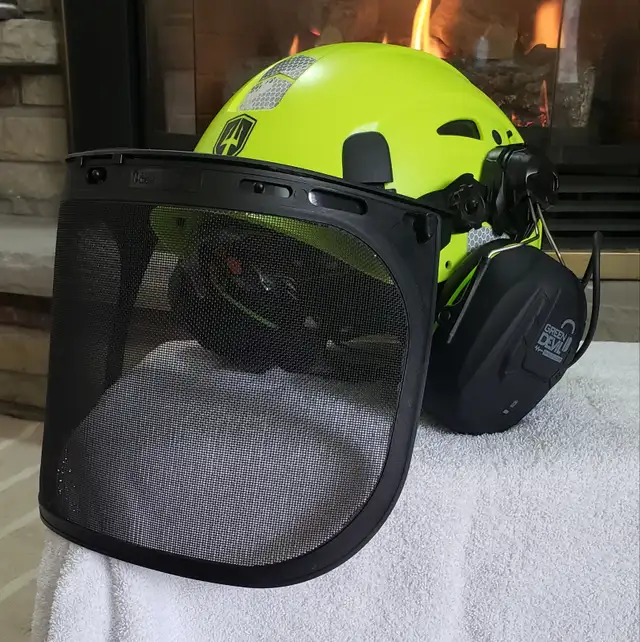 GREEN DEVIL Forestry Helmet 5 in 1 Bluetooth/Mesh Shield - New in Ladders & Scaffolding in City of Toronto - Image 8