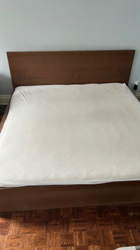King size bed with mattress - great condition