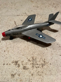 VINTAGE FRICTION  F-84F THUNDERSTREAK JET FIGHTER BOMBER 1960's