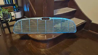 Original Morris Mini / Mini-Minor grille. Perfectly straight original. Fits 1959 - 1967 MkI Morris M...