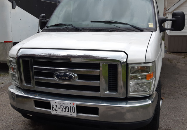 2012 Ford E350 Super Duty Cube Van in Cars & Trucks in Belleville - Image 3