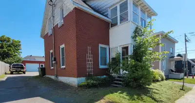 Logement 5 1/2 rue Laval. 2e étage d’un duplex