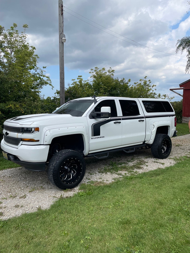 2018 Silverado in Cars & Trucks in Windsor Region - Image 3