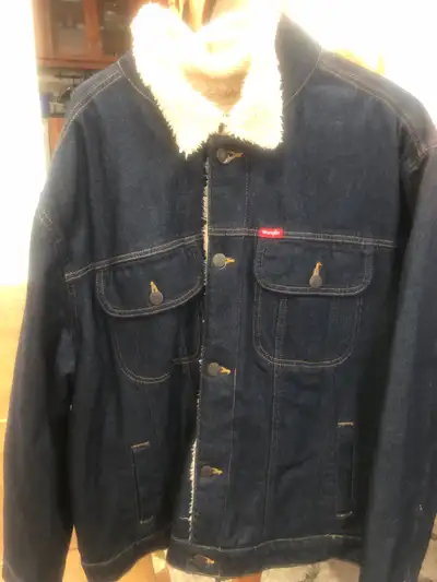 Levi’s Sherpa , View more