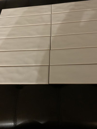 White backsplash tiles 