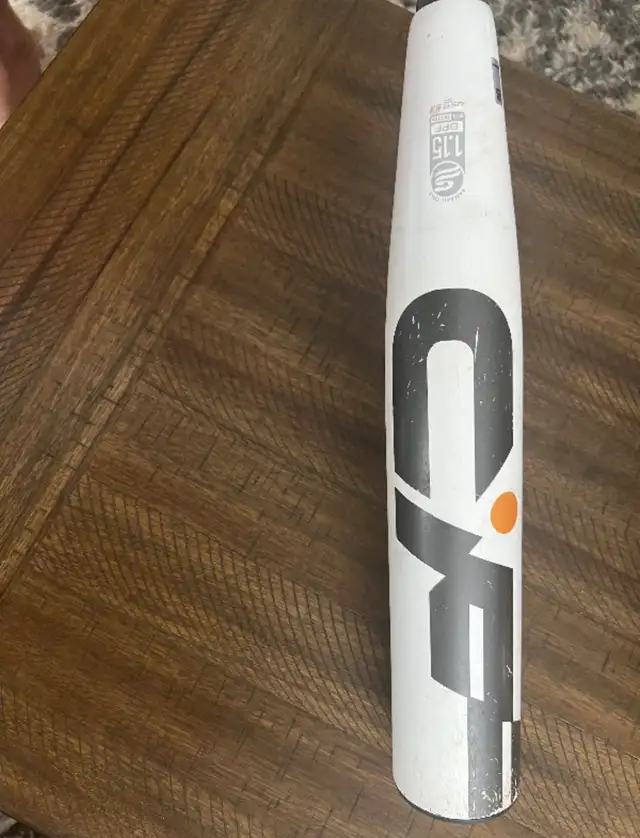 DEMARINI BASEBALL BAT in Baseball & Softball in Barrie - Image 2