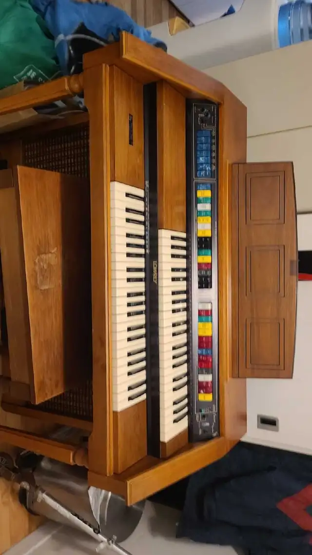 Lawrey Organ M.100