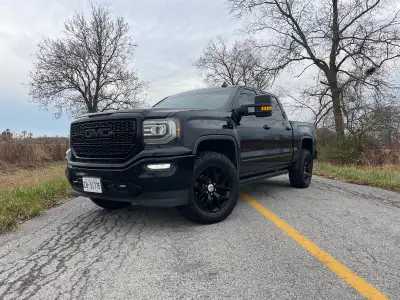 For Sale: 2017 GMC Sierra Denali Just had the Saftey and Certification done for the sale Mileage: 27...