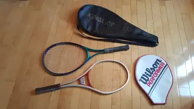 Deux raquettes de tennis pour jeunes personnes ou ados qui apprennent. 20$ - Wilson Performer avec c...
