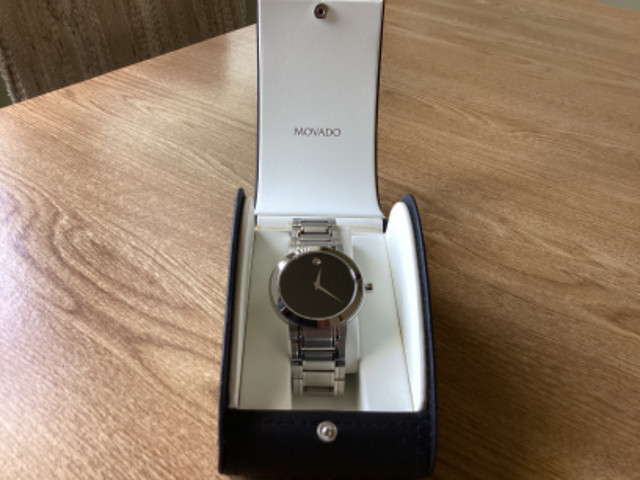 Mens Movado watch with metal bracelet and extra link. Like new. in Jewellery & Watches in Moose Jaw - Image 2